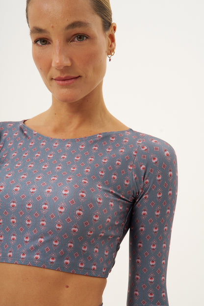 LONG SLEEVE CROPPED TOP &
